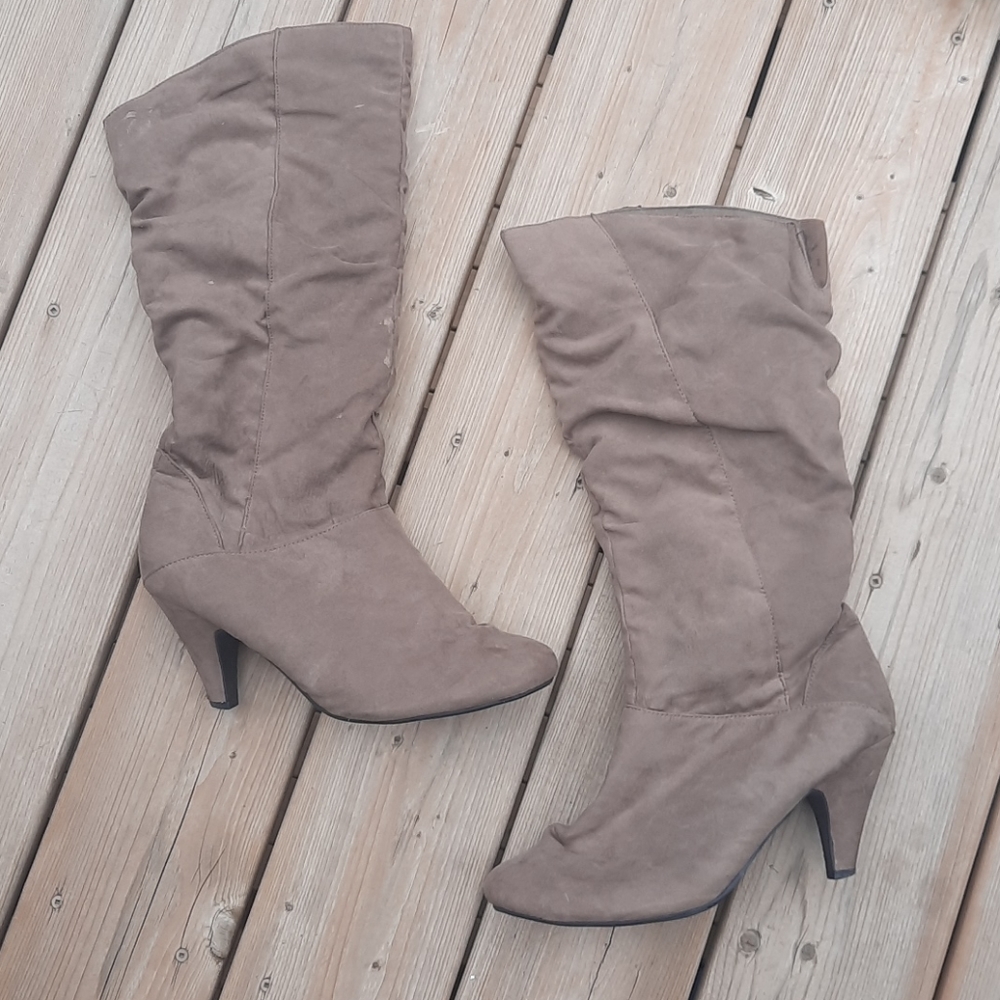 Slouchy boots